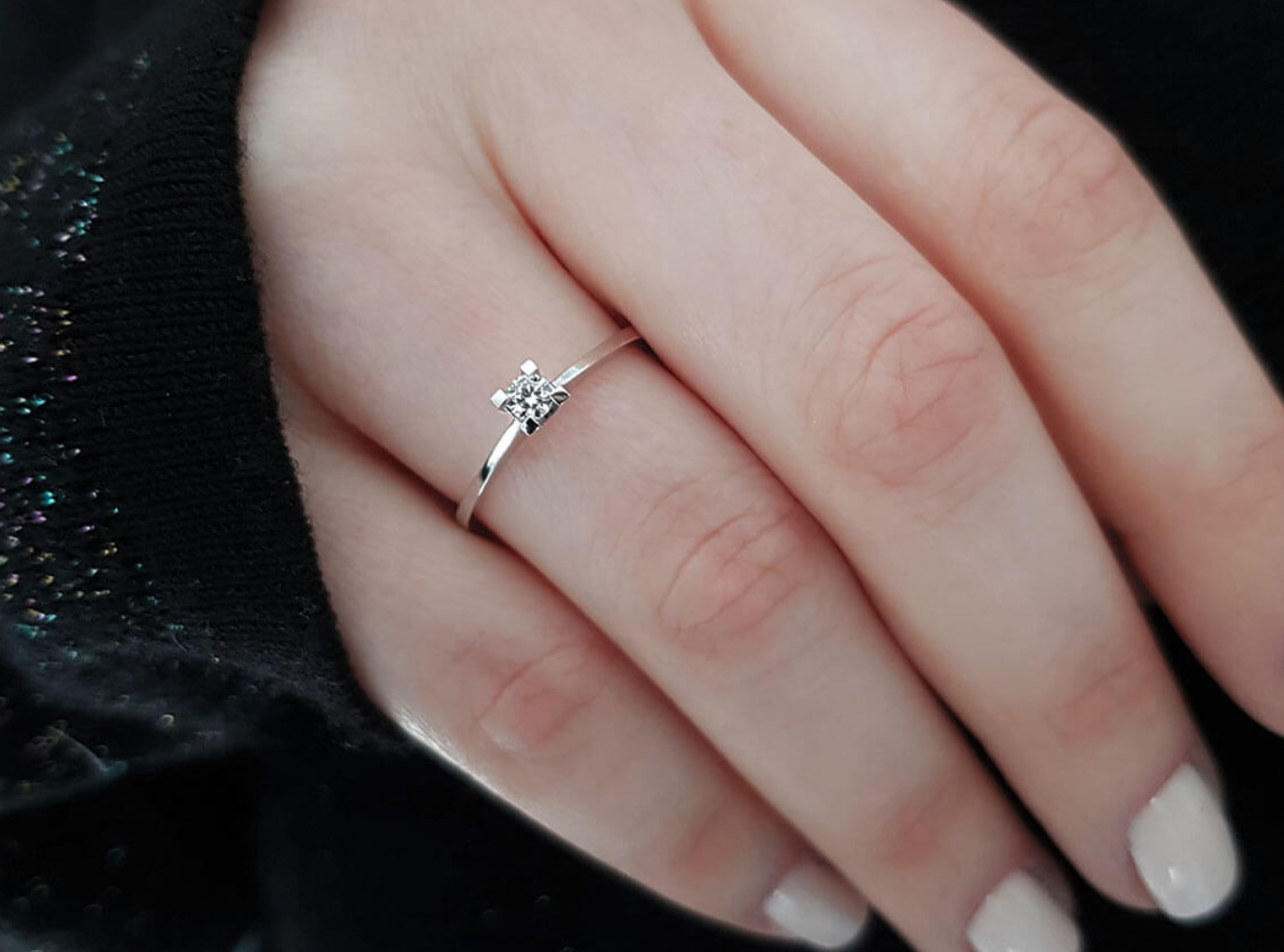 Bague solitaire diamant couleur G de 0,10 carat