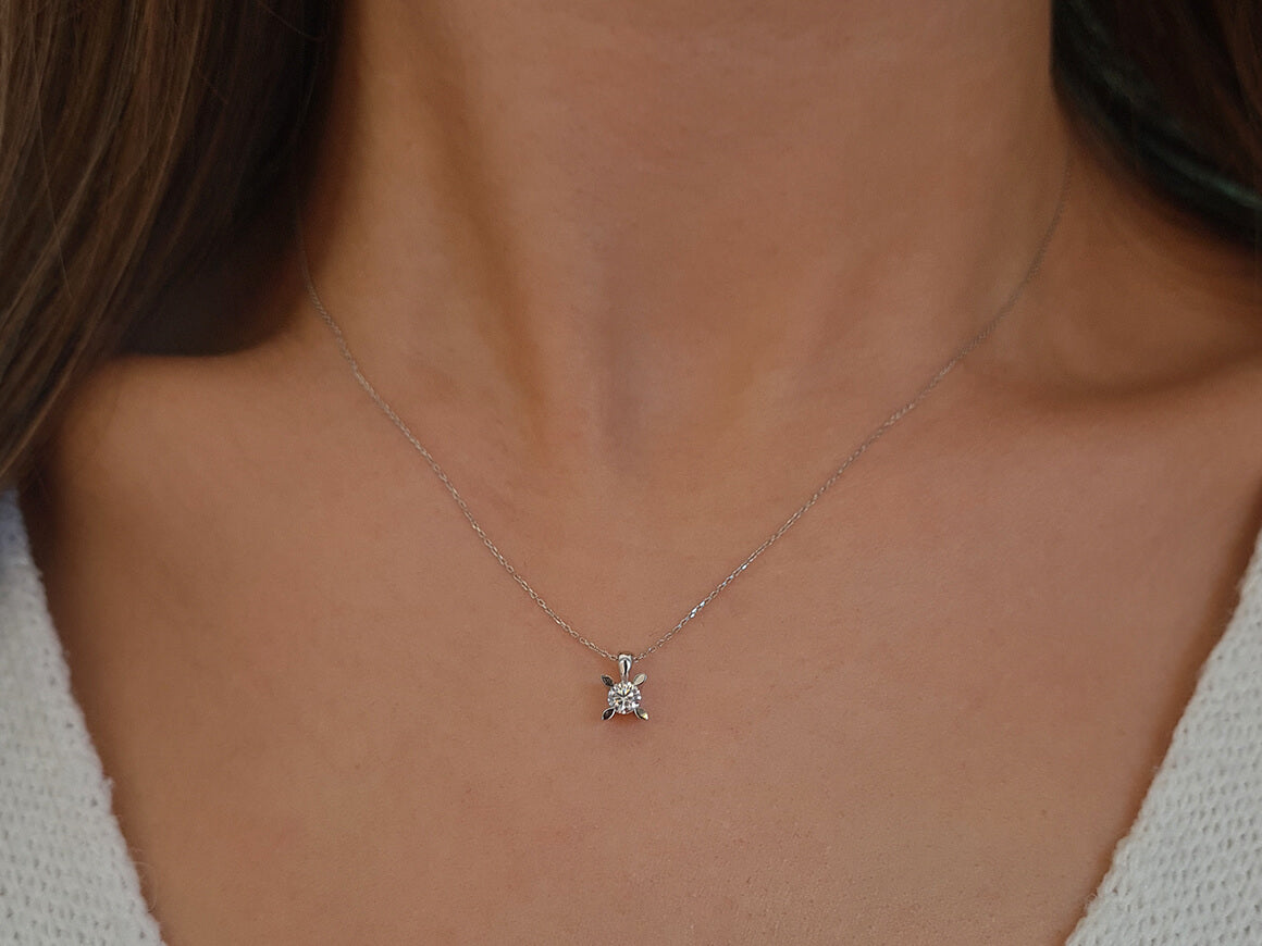 Klassische Diamant Solitär Halskette mit rundem Diamanten, 0.18 Karat, 14K Gold