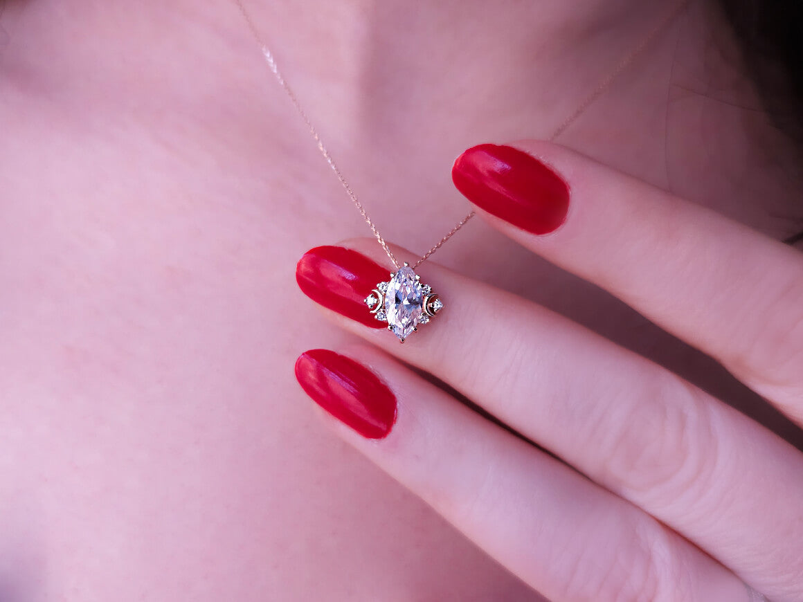 Birgie 0.06 Karat Diamant- und 1.50 Karat Weißer Topas Halskette