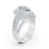 Weißgoldener Halo-Ring mit Marquise-Diamant & Weisstopas