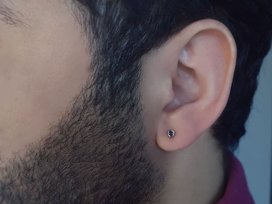 Boucles d'oreilles à tige pour homme avec diamant noir de 0,04 carat