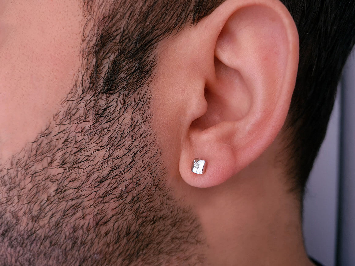 Boucles d'oreilles à tige pour hommes avec diamant carré de 0,02 carat