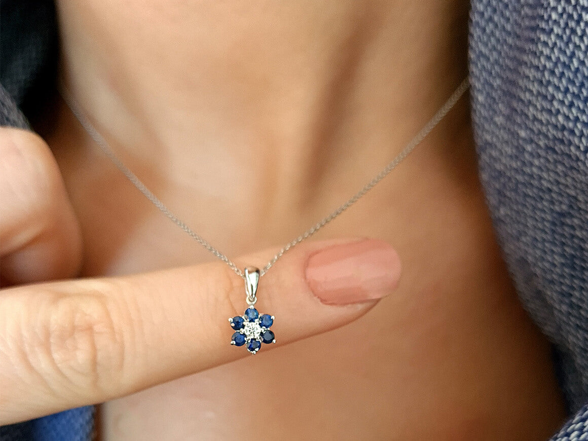 Diamond und Saphir Gänseblümchen Collier