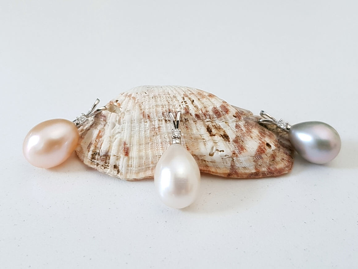 Diamond and Drop Rose Pearl Necklace