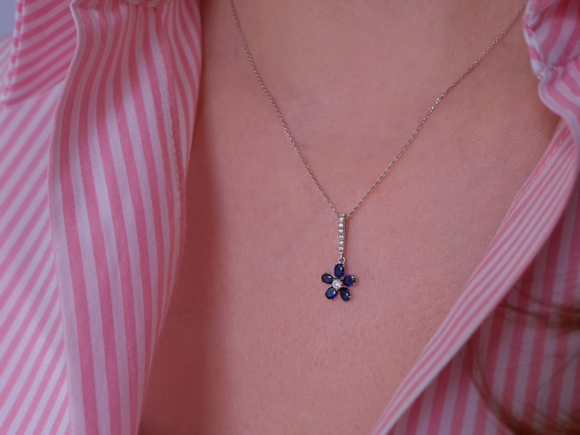 Diamond and Oval Sapphire Violet Necklace