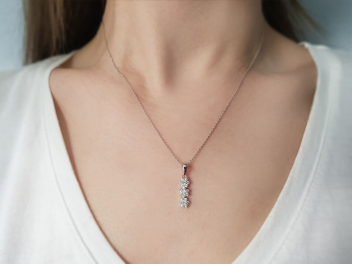 Collier de fleurs Tria en diamant