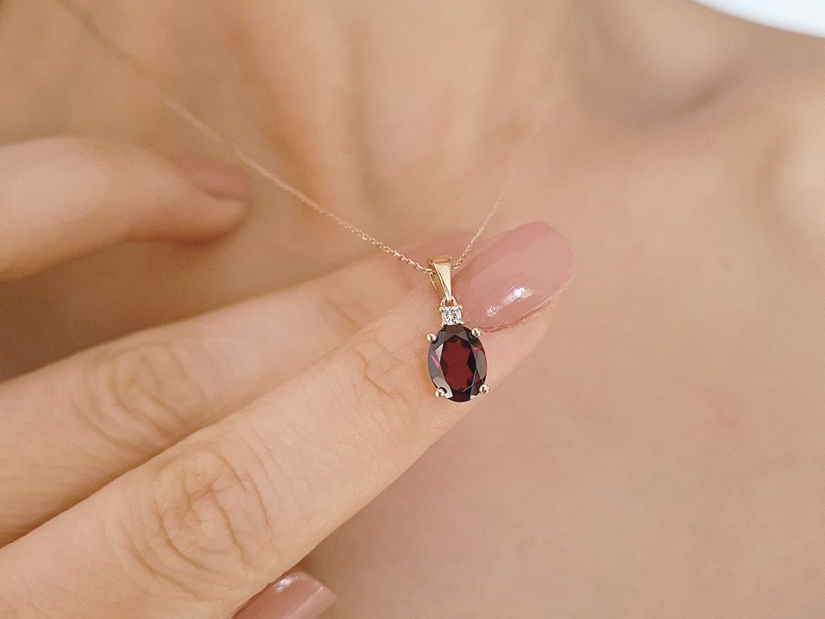Collier diamant et radolite rose ovale