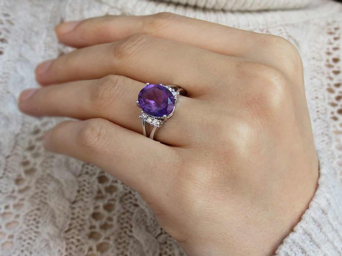 Diamond and Oval Amethyst Ring