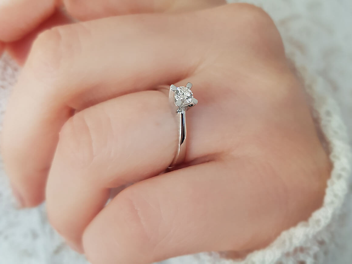 Bague solitaire diamant 0,23 carat