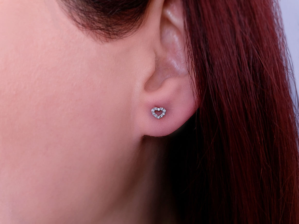 Boucles d'oreilles puces coeur diamant