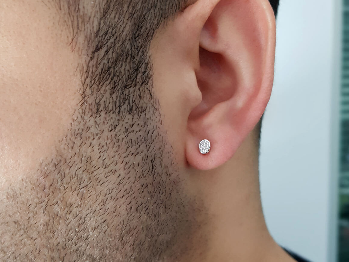 Boucles d'oreilles puces homme diamant