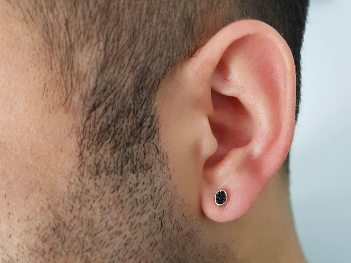 Boucles d'oreilles puces homme diamant noir