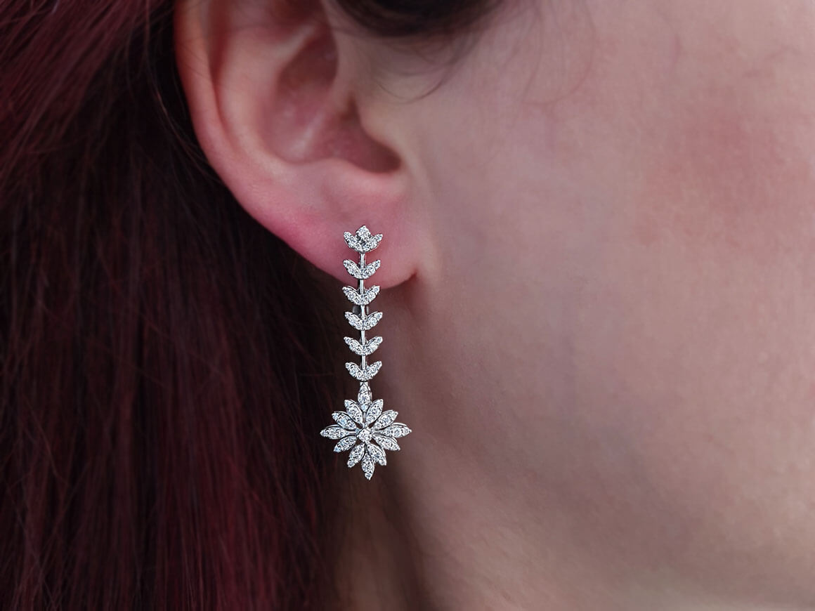 Boucles d'oreilles chrysanthème diamant