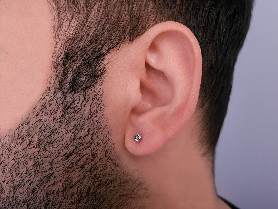 Boucles d'oreilles à tige solitaire diamant noir 0,06 carat pour hommes