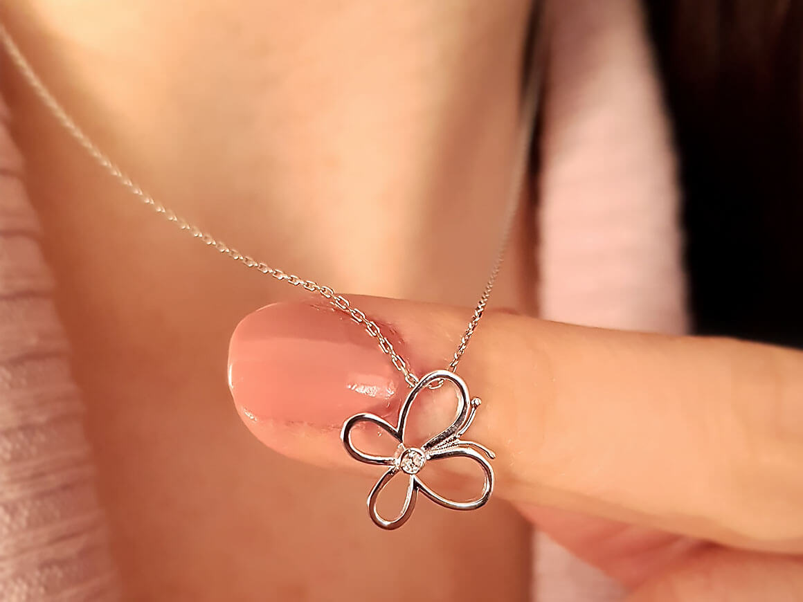 Collier papillon diamant
