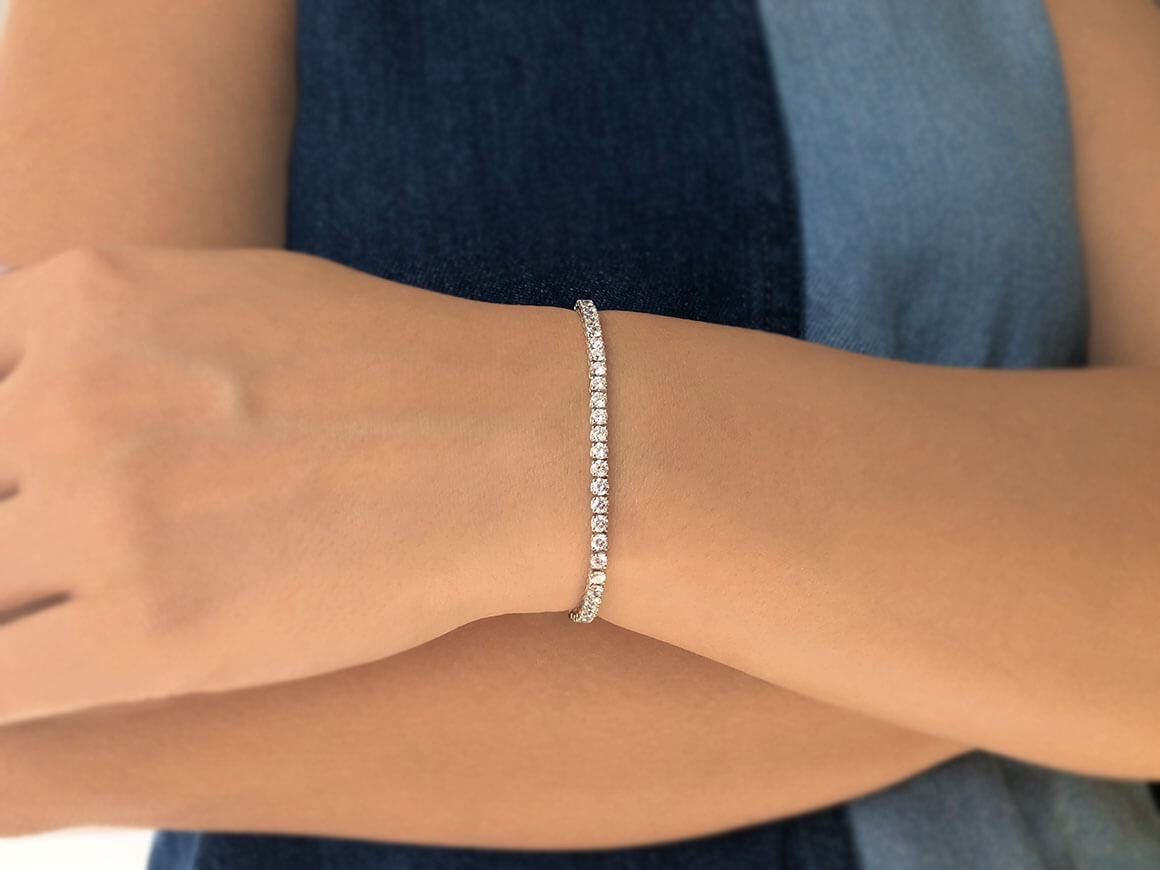 4.20 total carat diamond tennis bracelet