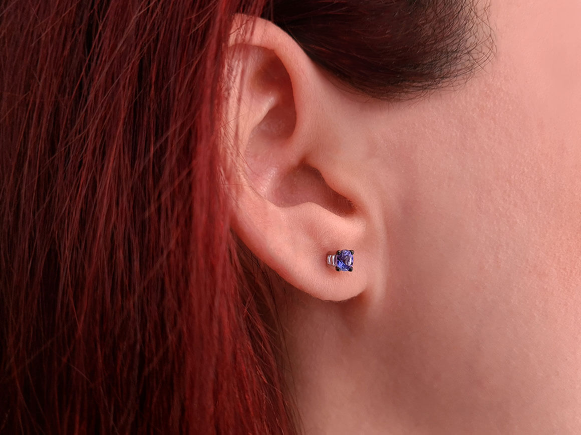 Boucles d'oreilles clous solitaires tanzanite