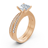 Bague empilable en or rose avec diamants taille princesse et accents