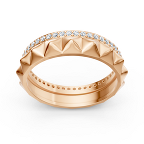 Elegant rose gold ring with round diamonds in prong design