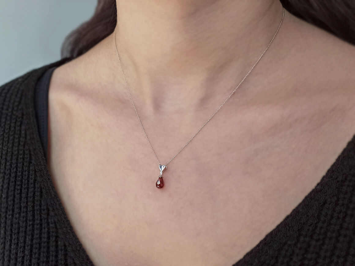 Diamant und Tropfen Garnet Halskette