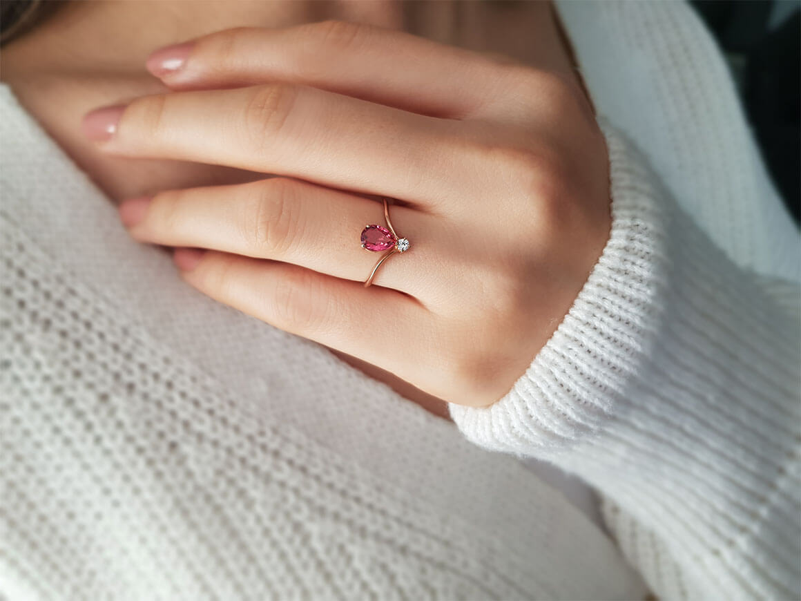 Diamant und Tropfen Rose Turmalin Ring