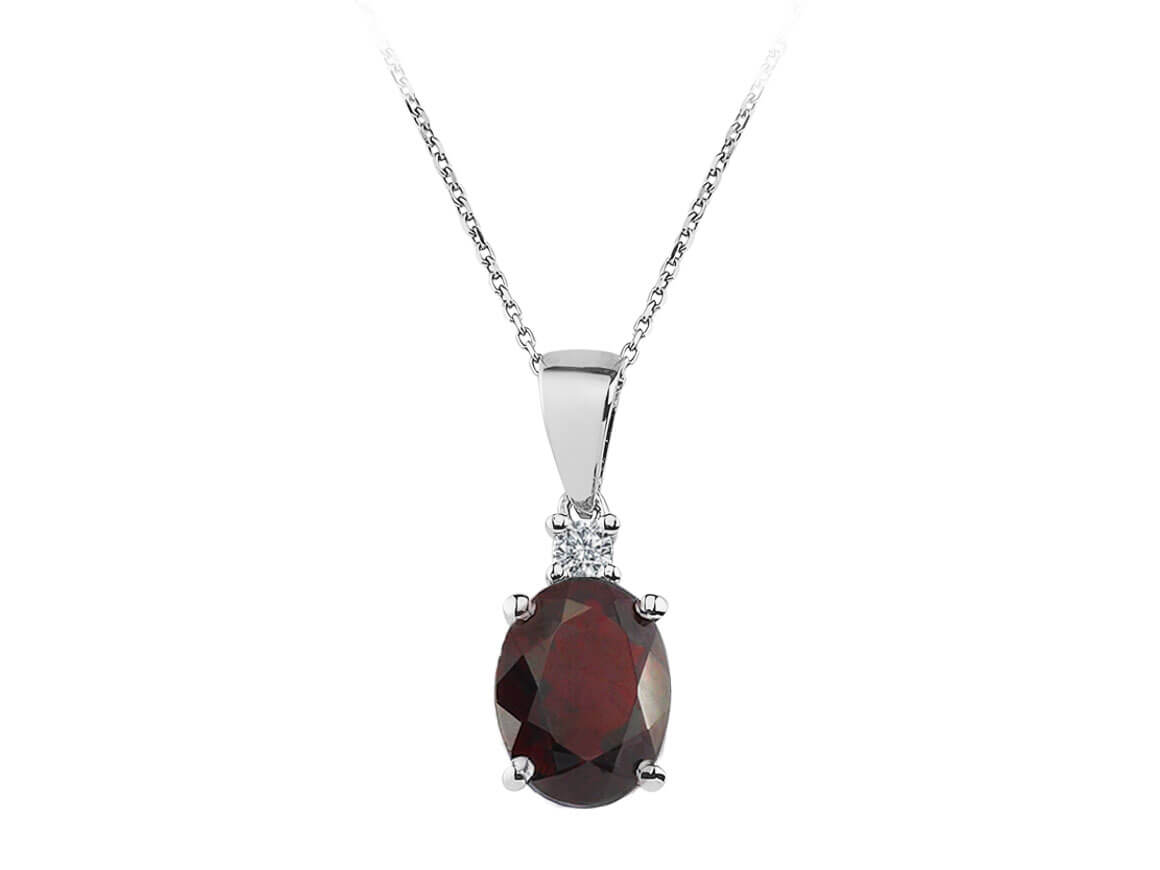 Diamant und Oval Garnet Halskette