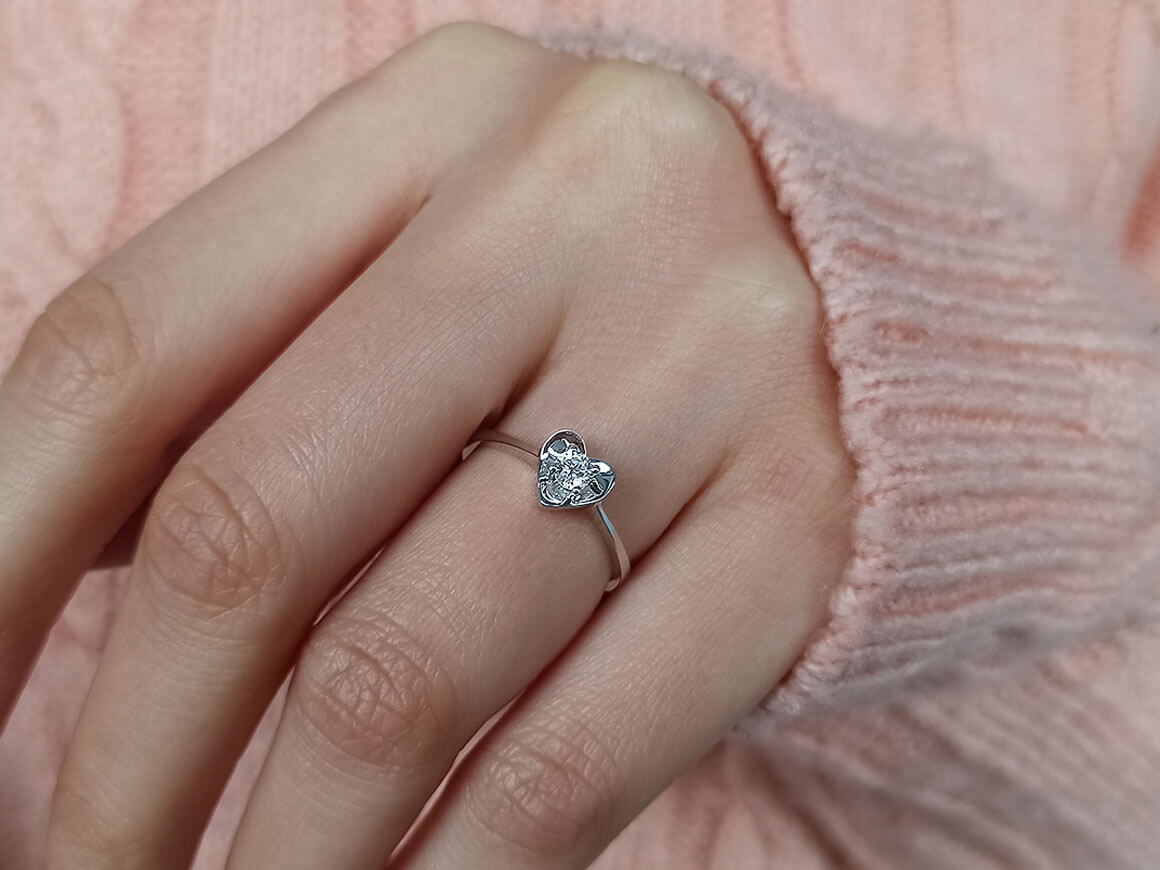 0.16 Karat Diamant Solitär Herz Ring