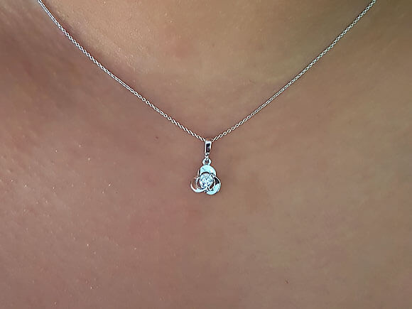 0.13 Carat Diamant Solitär Halskette