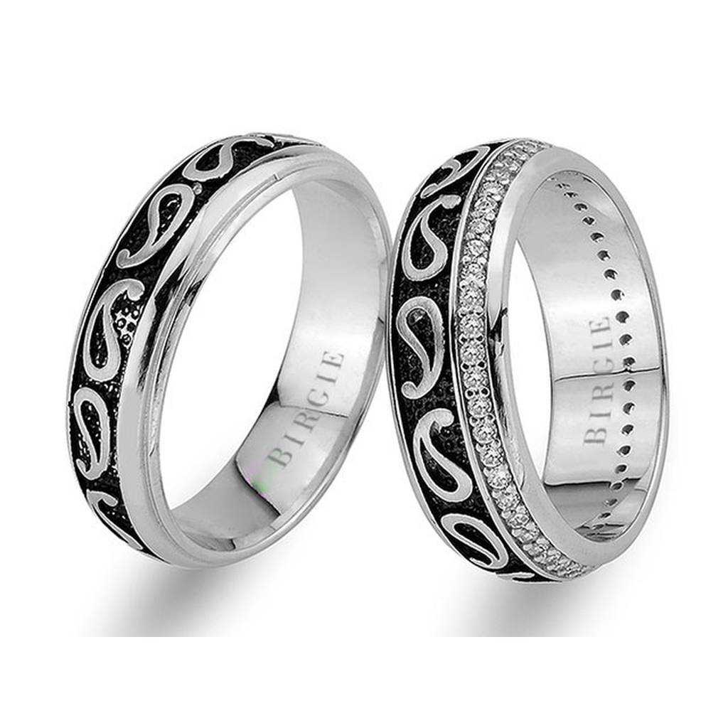 Drop Design White Gold Wedding Band w/ Diamonds